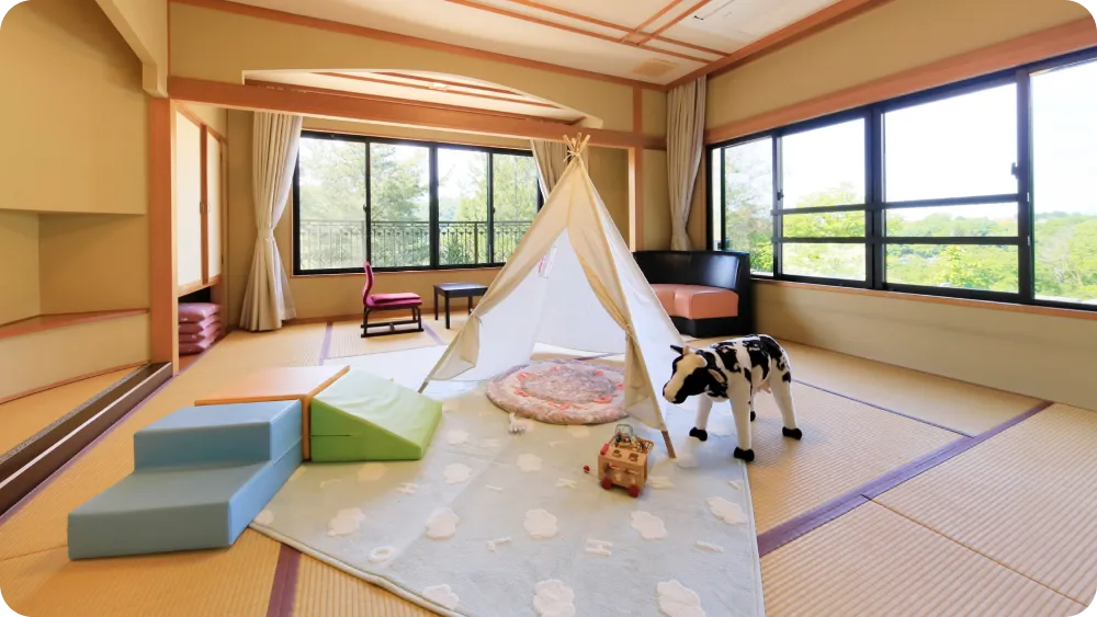Japanese-style room 16.5 m² + veranda 3.3 m² / with toilet / Welcome Baby Certified Room