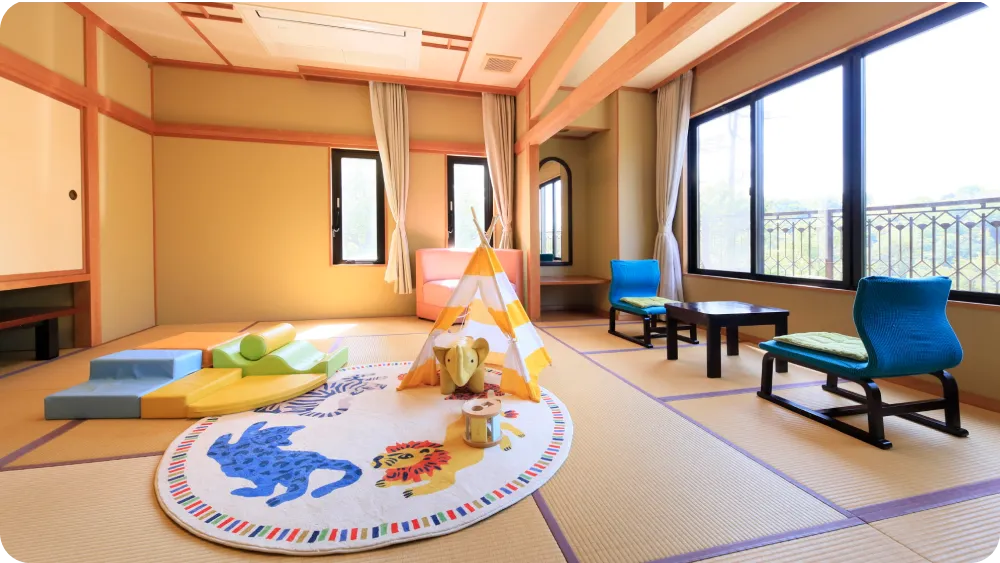 Japanese-style room 16.5 m² + veranda 3.3 m² / with toilet / Welcome Baby Certified Room