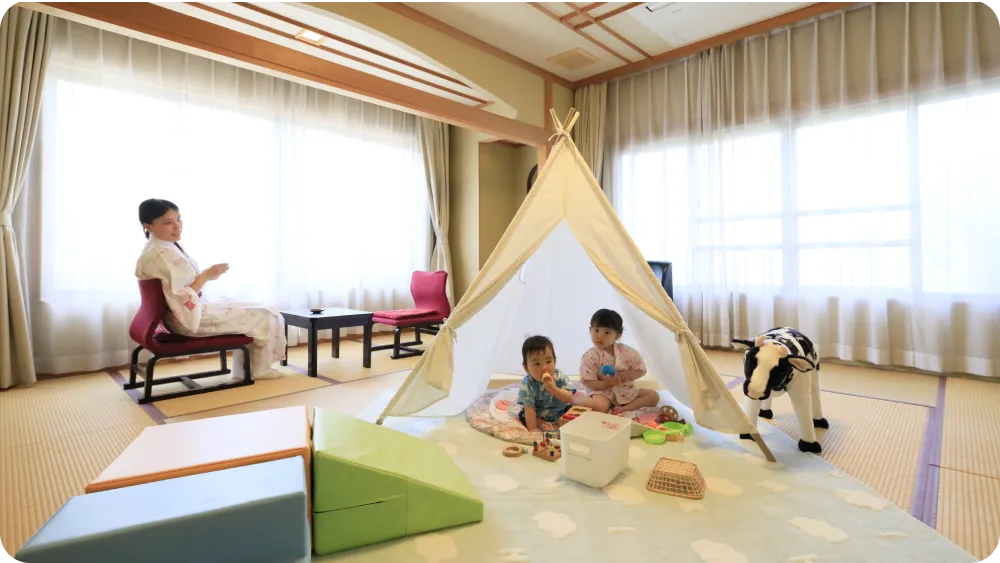 Japanese-style room 16.5 m² + veranda 3.3 m² / with toilet / Welcome Baby Certified Room