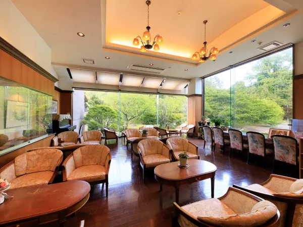 ロビーラウンジ「夢浪漫」